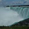 As impressionantes cataratas de Niagara, em Niagara Falls, na fronteira do Canadá e Estados Unidos